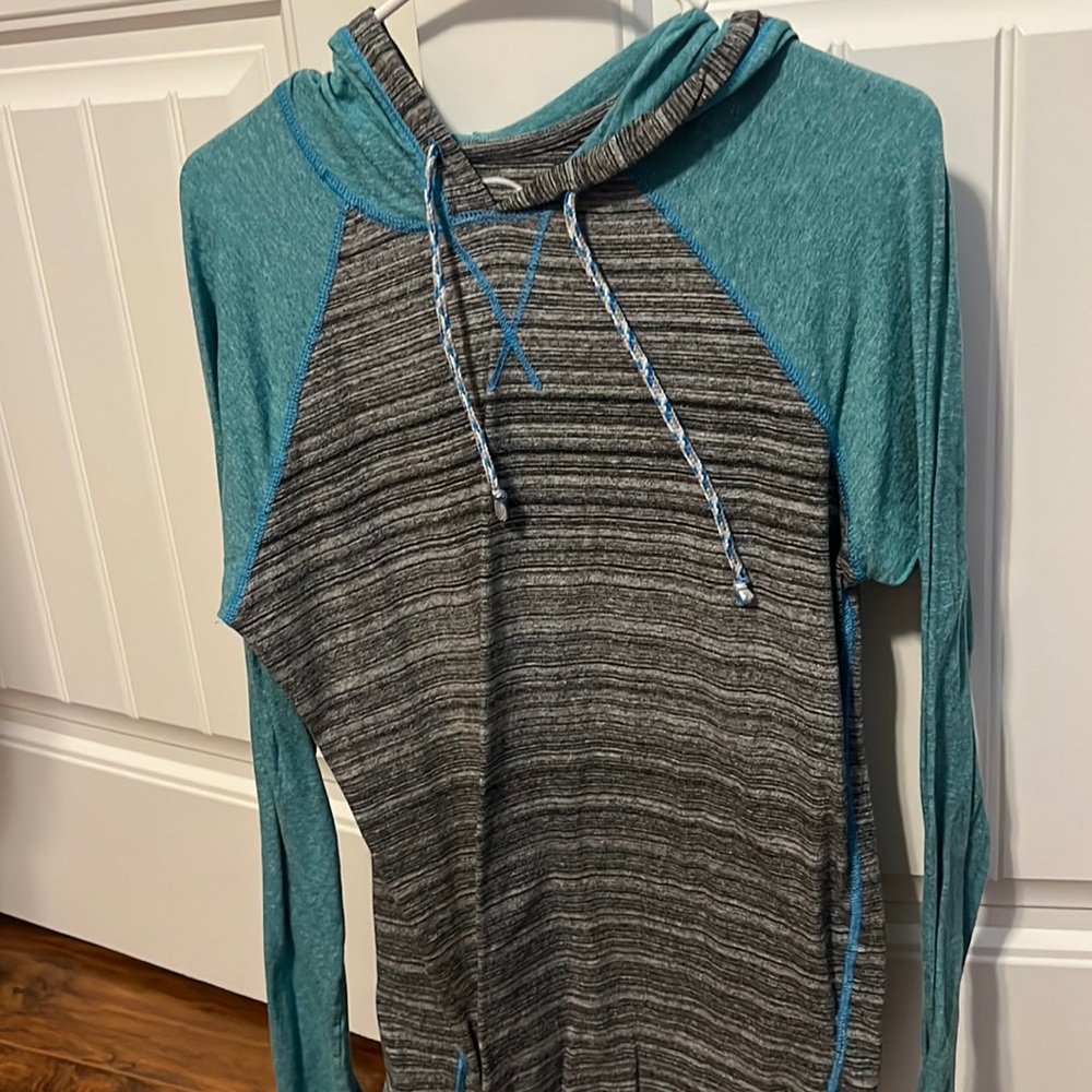 Men’s BKE Sweater, Medium, like new.